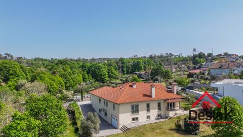 Fantástica Moradia isolada V4 em Lordosa, Viseu