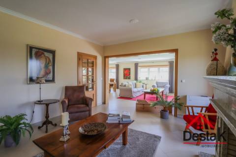 Fantástica Moradia isolada V4 em Lordosa, Viseu