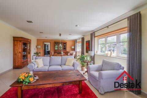 Fantástica Moradia isolada V4 em Lordosa, Viseu