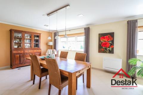 Fantástica Moradia isolada V4 em Lordosa, Viseu