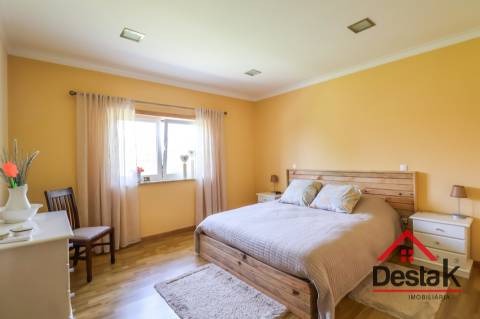 Fantástica Moradia isolada V4 em Lordosa, Viseu