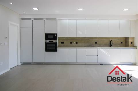 Luxuoso apartamento T4 - Viseu