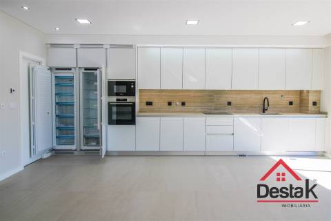 Luxuoso apartamento T4 - Viseu