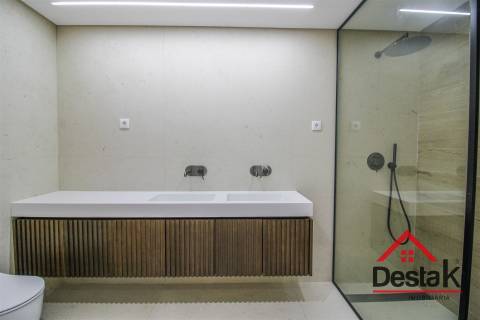 Luxuoso apartamento T4 - Viseu