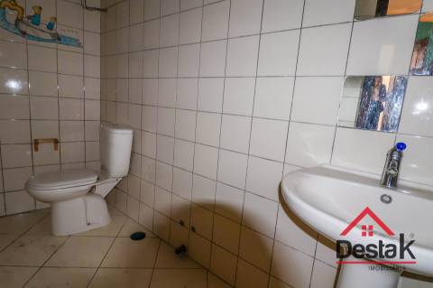 Moradia de gaveto V3, situada em Carregal do Sal