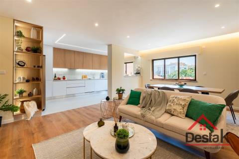 Apartamento T4 Venda em Massamá e Monte Abraão,Sintra