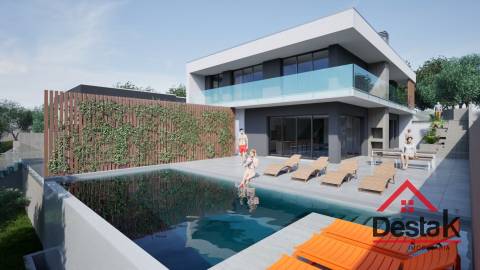 Moradia Isolada T4 com Piscina