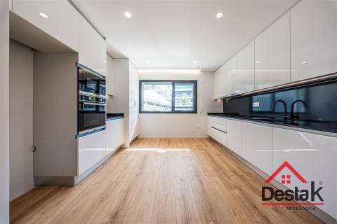 Apartamento T2 situado na Aguieira em Viseu