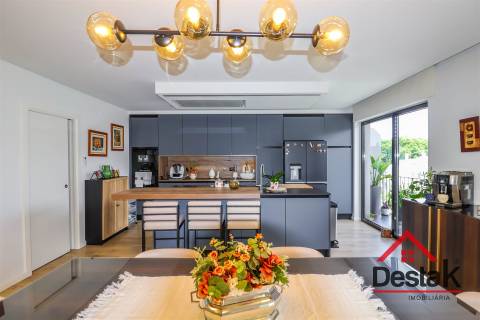 Apartamento T5 Duplex de Excelência na Avenida da Europa