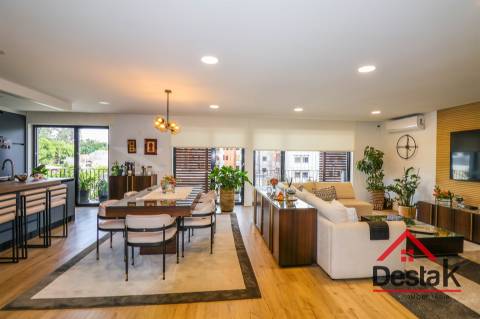 Apartamento T5 Duplex de Excelência na Avenida da Europa
