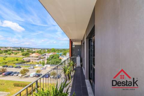 Apartamento T5 Duplex de Excelência na Avenida da Europa