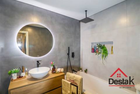 Apartamento T5 Duplex de Excelência na Avenida da Europa