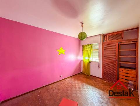 Apartamento T3 em Santo António dos Cavaleiros