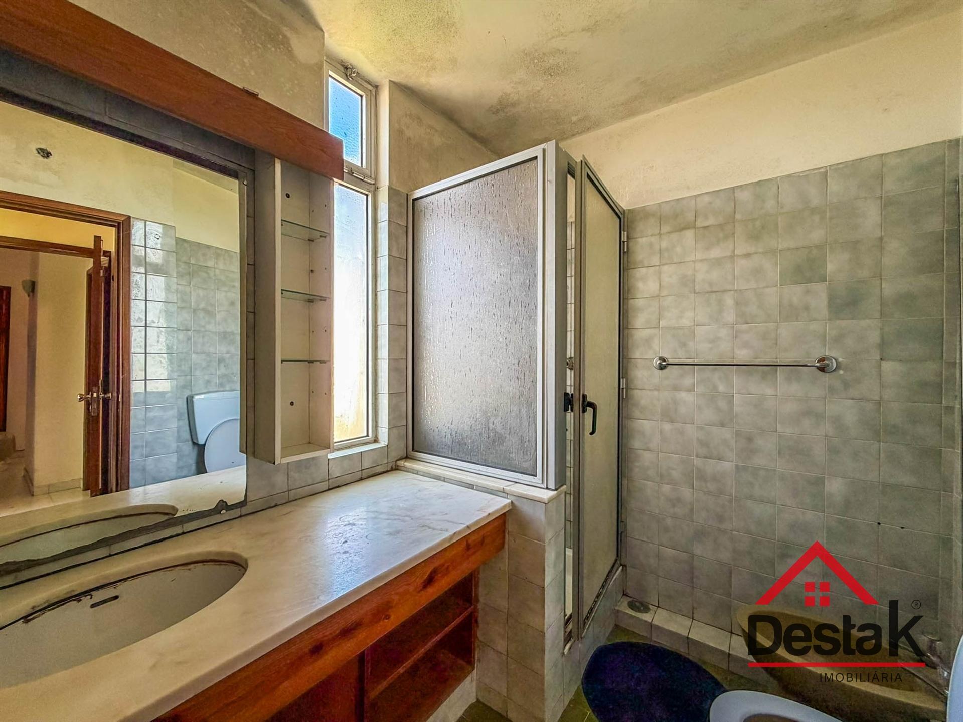 Apartamento T3 em Santo António dos Cavaleiros