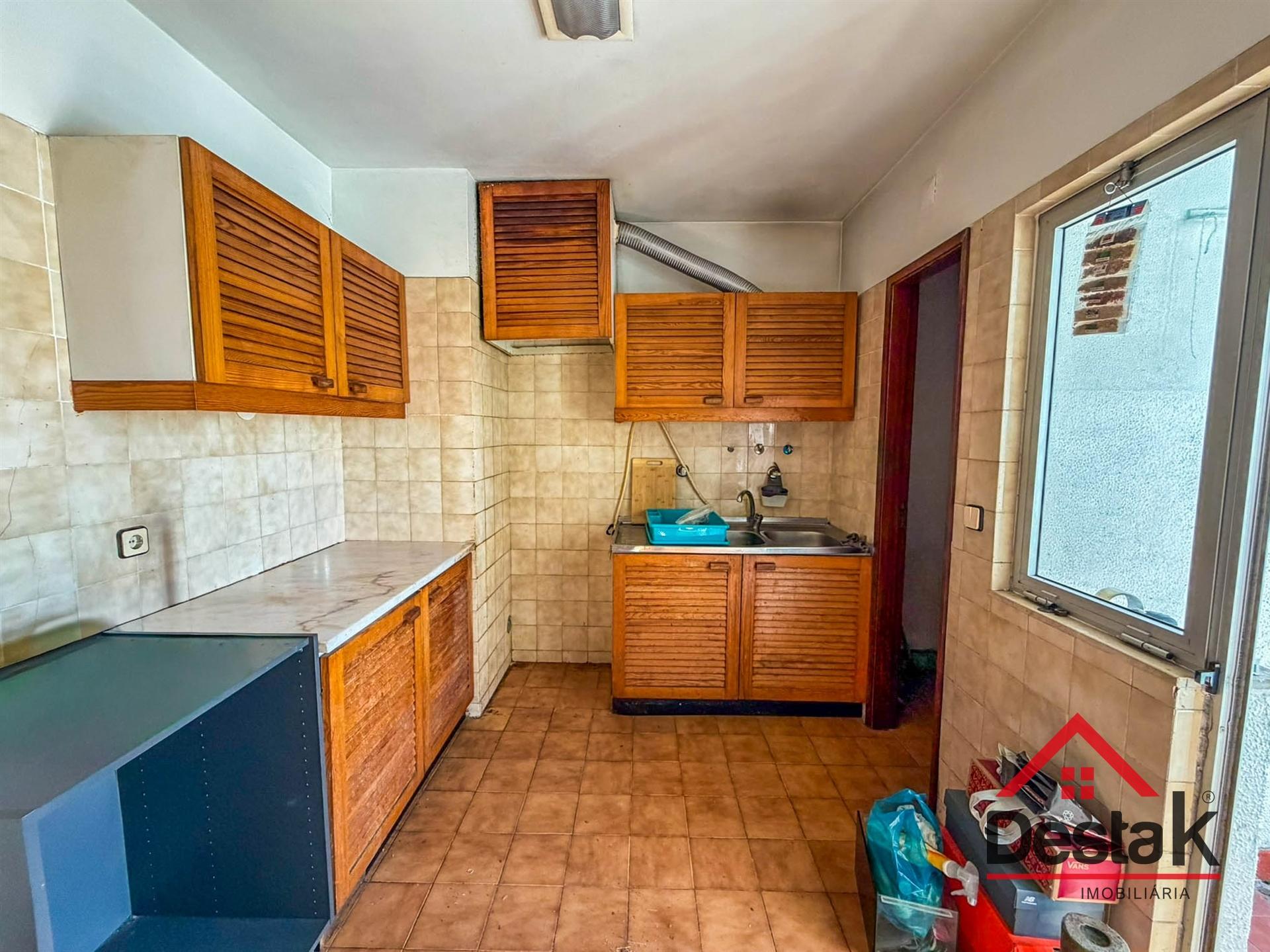 Apartamento T3 em Santo António dos Cavaleiros