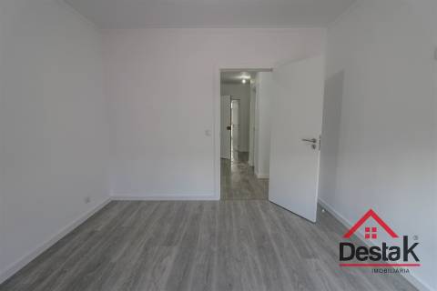 Apartamento T3 no centro da cidade de Viseu totalmente remodelado