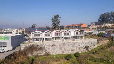 Moradia T3 Venda em Guilhufe e Urrô,Penafiel