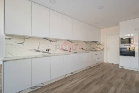 Moradia T3 Venda em Guilhufe e Urrô,Penafiel