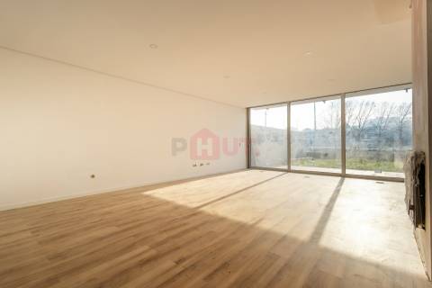 Moradia T3 Venda em Guilhufe e Urrô,Penafiel