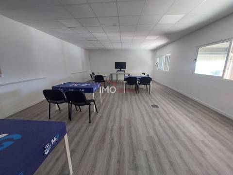 Armazém  Venda em Vila de Rei,Vila de Rei