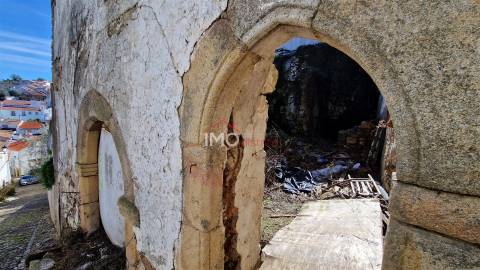 Moradia para Restaurar T3 Venda em Santa Maria da Devesa,Castelo de Vide