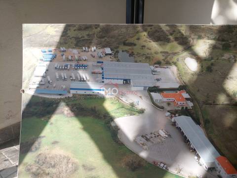 Armazém  Venda em Ribeira de Nisa e Carreiras,Portalegre