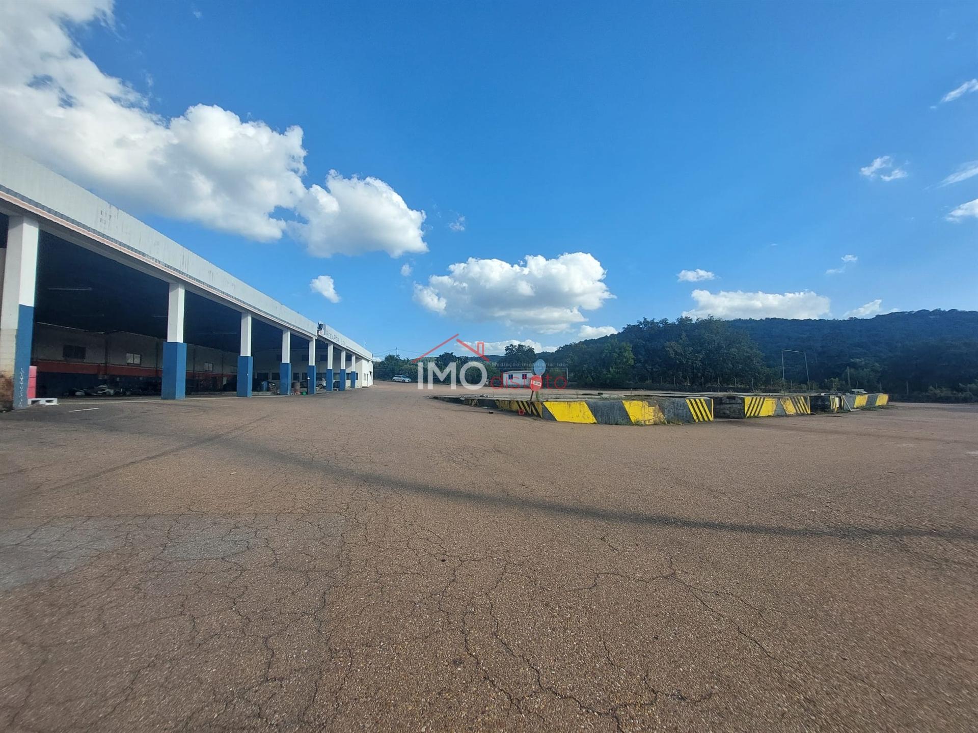 Armazém  Venda em Ribeira de Nisa e Carreiras,Portalegre