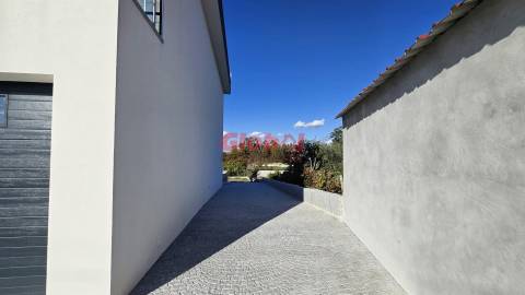 Moradia Isolada T4 Venda em Barreiros e Cepões,Viseu