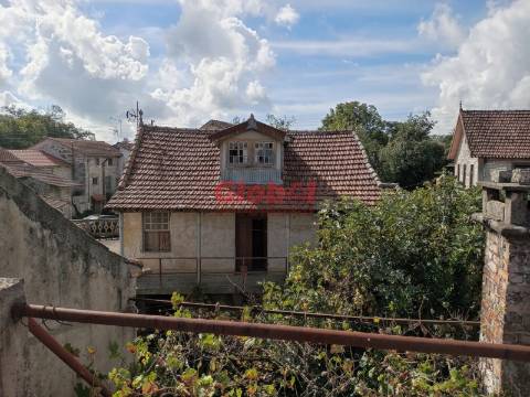 Moradia para Restaurar  Venda em Queirã,Vouzela