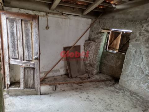 Moradia para Restaurar  Venda em Queirã,Vouzela