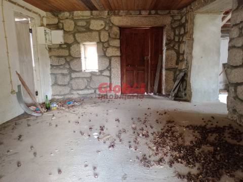 Moradia para Restaurar  Venda em Queirã,Vouzela