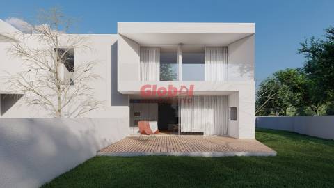 Moradia Geminada T1+3 Venda em Orgens,Viseu