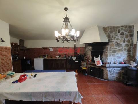 Moradia Geminada T5 Venda em Mundão,Viseu