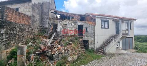 Moradia para Restaurar T0 Venda em Campo,Viseu