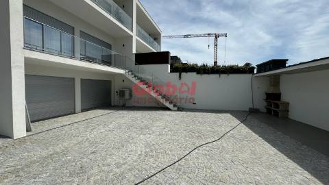 Moradia Geminada T5 Venda em Viseu,Viseu
