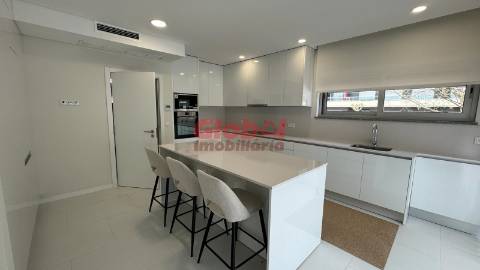 Moradia Geminada T5 Venda em Viseu,Viseu