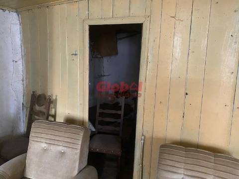 Moradia para Restaurar T3 Venda em Queiriga,Vila Nova de Paiva