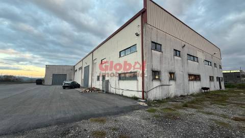 Armazém  Venda em Castro Daire,Castro Daire