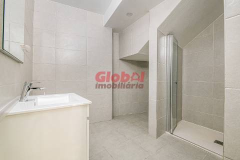 Apartamento T1 Venda em Repeses e São Salvador,Viseu