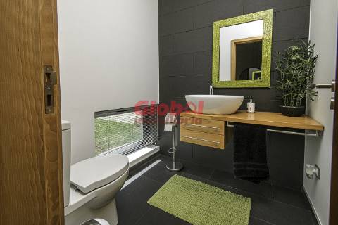 Moradia Isolada T4 Venda em Povolide,Viseu