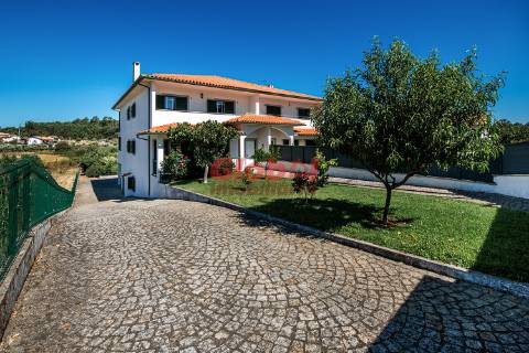 Moradia Geminada T4 Venda em São João de Lourosa,Viseu