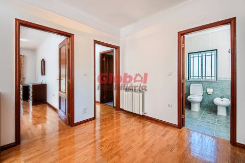 Moradia Geminada T4 Venda em São João de Lourosa,Viseu