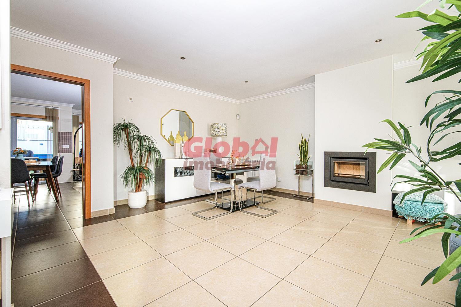 Moradia em Banda T4 Venda em Orgens,Viseu