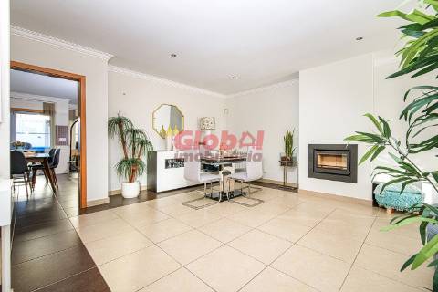 Moradia em Banda T4 Venda em Orgens,Viseu