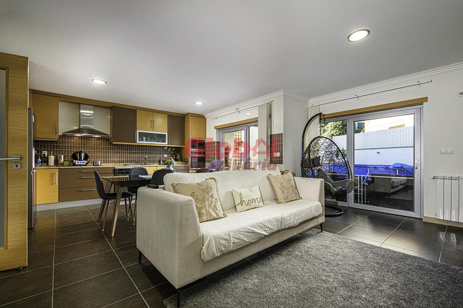 Moradia em Banda T4 Venda em Orgens,Viseu