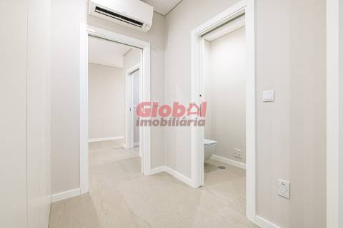 Apartamento T4 Venda em Repeses e São Salvador,Viseu