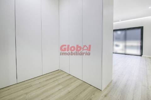 Apartamento T4 Venda em Repeses e São Salvador,Viseu