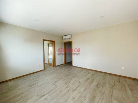 Apartamento T1+1 Venda em Cavernães,Viseu