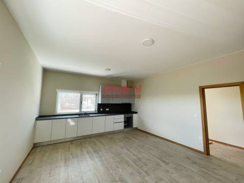 Apartamento T1+1 Venda em Cavernães,Viseu