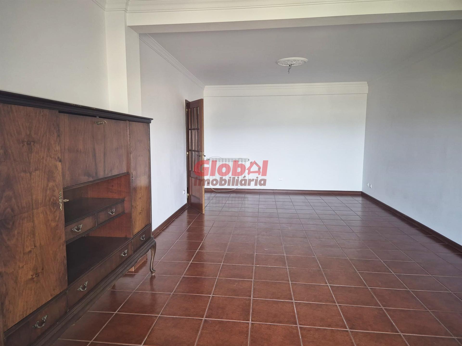 Apartamento T3 Venda em Oliveira do Hospital e São Paio de Gramaços,Oliveira do Hospital